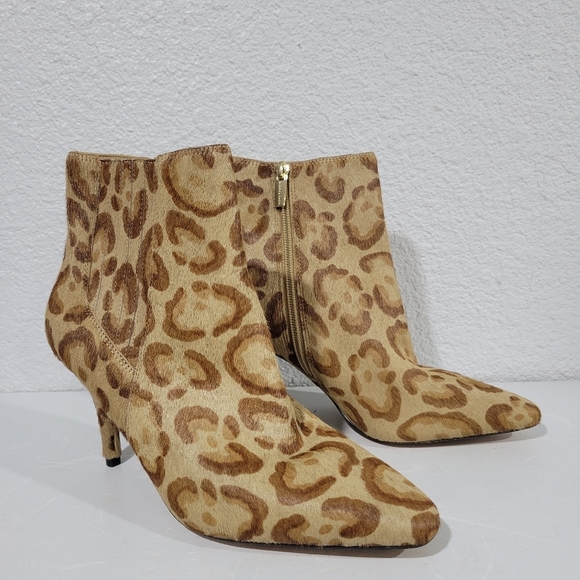 Vince Camuto Freikti 3 Cow Hair Pointed toe Ankle Boots, SZ 7, NEW - Picture 1 of 10
